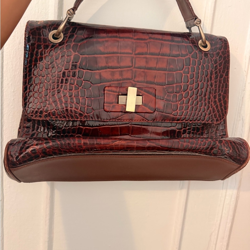 DONALD J PLINER MADE IN ITALY   7pockets
Elegant Brown Crocodile Pattern Handbag